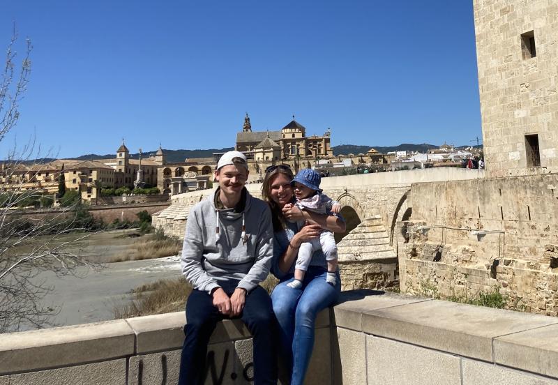 Louisa und Familie machen Urlaub in Andalusien